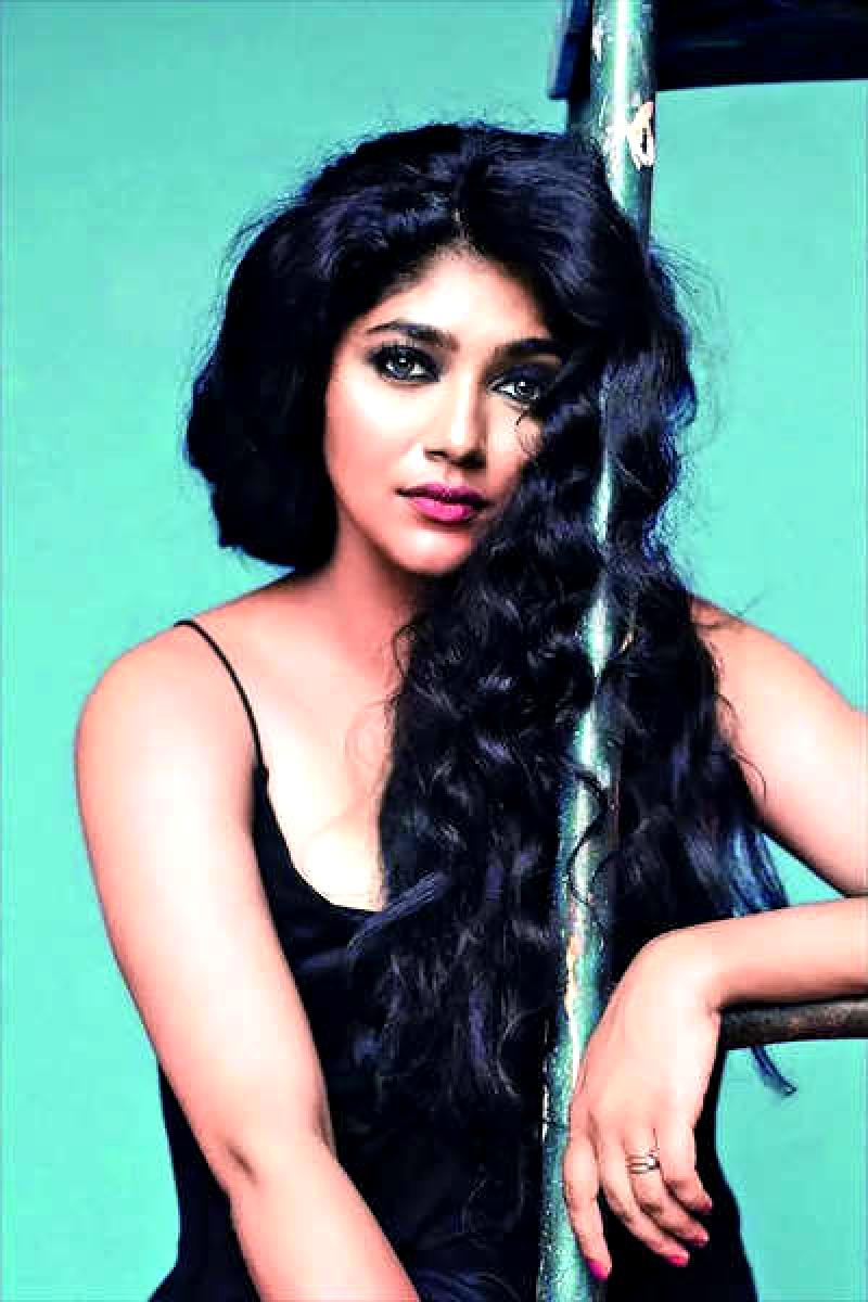 Samyukta Hornad praises Sudeep's remarkable energy on set.