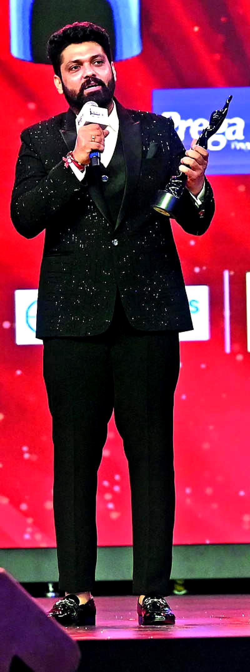 Sapta Team's Top Honours Awarded to Six Black Women; Siri Ravikumar and Poornachandra Victorious